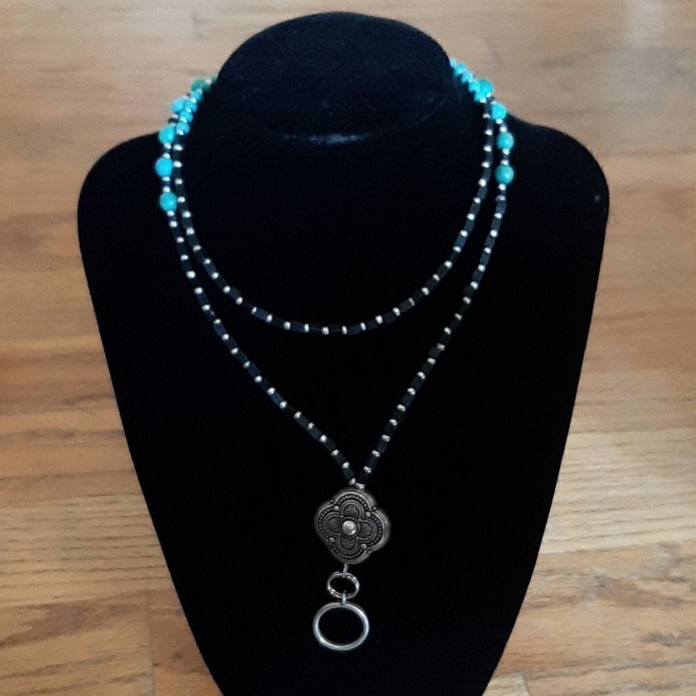 NEW Silver and beaded necklace with silver pendant